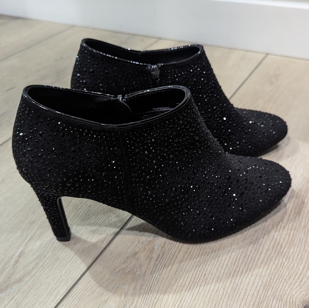 Xappeal black sparkly booties
